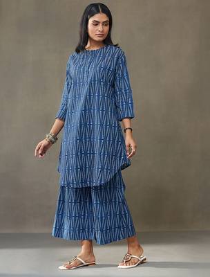 women ethnic motifs printed cotton structured work kurta with palazzos 3