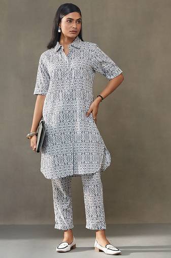 women ethnic motifs printed cotton smart office kurta with trousers