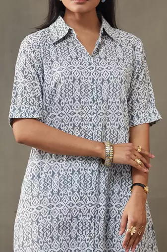 women ethnic motifs printed cotton smart office kurta with trousers