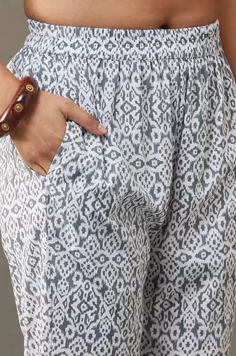 women ethnic motifs printed cotton smart office kurta with trousers