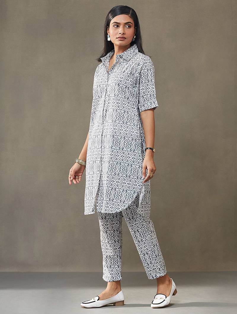 women ethnic motifs printed cotton smart office kurta with trousers