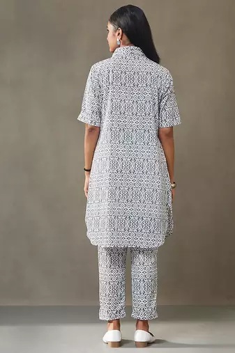 women ethnic motifs printed cotton smart office kurta with trousers
