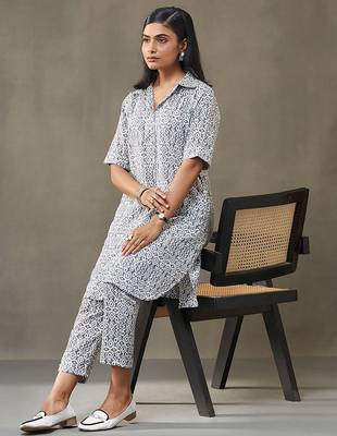 women ethnic motifs printed cotton smart office kurta with trousers 6