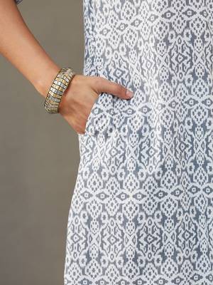 women ethnic motifs printed cotton smart office kurta with trousers 7