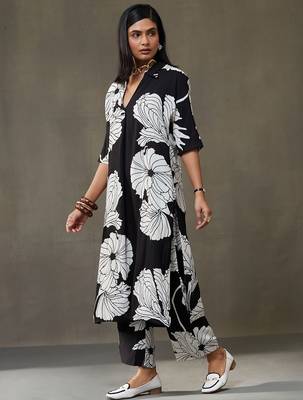 women floral printed smart office kurta with trousers 3