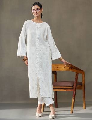 women ethnic motifs printed cotton smart office kurta with trousers 3