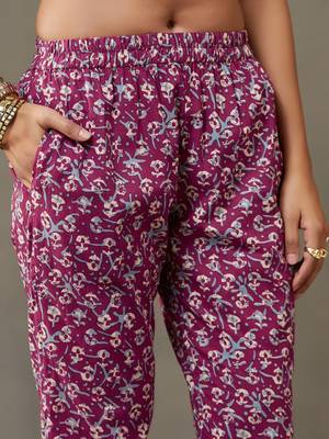 women ethnic motifs printed cotton smart office kurta with trousers 3