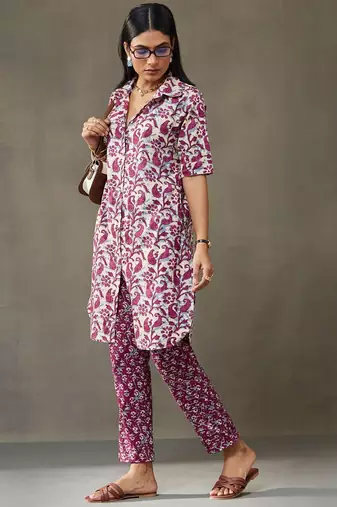 women ethnic motifs printed cotton smart office kurta with trousers