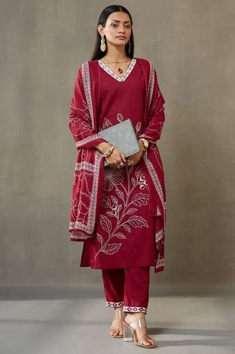 women floral embroidered thread work cotton sleek work smart office kurta with trousers & dupatta