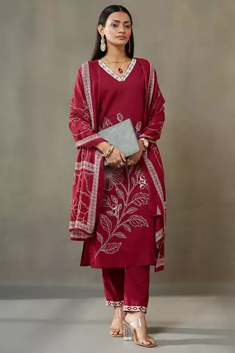 women floral embroidered thread work cotton sleek work smart office kurta with trousers & dupatta
