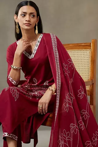 women floral embroidered thread work cotton sleek work smart office kurta with trousers & dupatta
