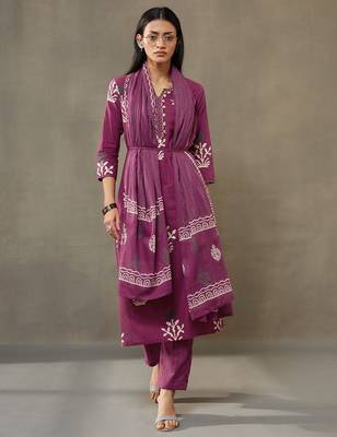 women ethnic motifs printed cotton sleek work smart office kurta with trousers & dupatta 1