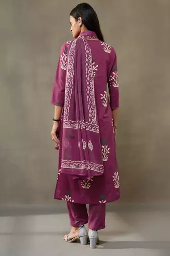 women ethnic motifs printed cotton sleek work smart office kurta with trousers & dupatta