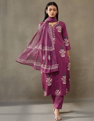 women ethnic motifs printed cotton sleek work smart office kurta with trousers & dupatta 5
