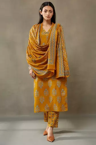 women ethnic motifs printed cotton sleek work smart office kurta with trousers & dupatta