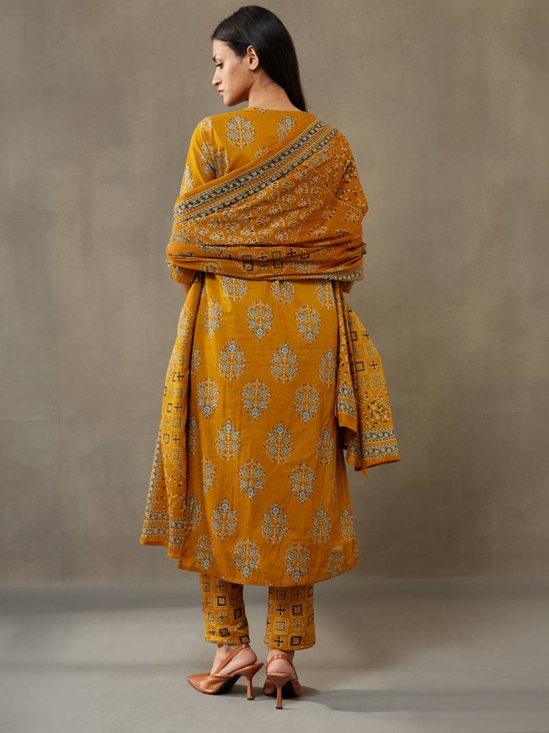 women ethnic motifs printed cotton sleek work smart office kurta with trousers & dupatta