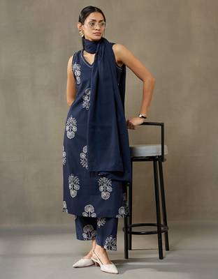 women ethnic motifs printed cotton sleek work smart office kurta with trousers & dupatta 1