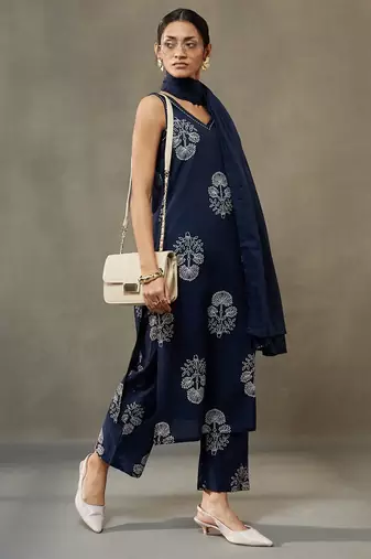 women ethnic motifs printed cotton sleek work smart office kurta with trousers & dupatta