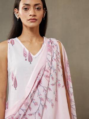 women ethnic motifs printed cotton sleek work smart office kurta with trousers & dupatta 2