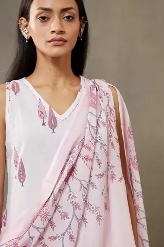 women ethnic motifs printed cotton sleek work smart office kurta with trousers & dupatta