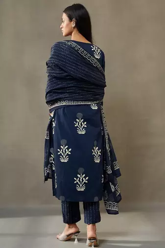 women ethnic motifs printed thread work cotton sleek work smart office kurta with trousers & dupatta