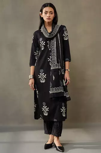 women ethnic motifs printed cotton sleek work smart office kurta with trousers & dupatta