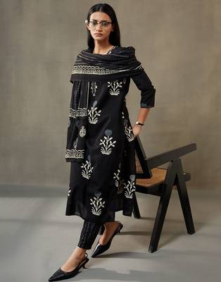 women ethnic motifs printed cotton sleek work smart office kurta with trousers & dupatta 6