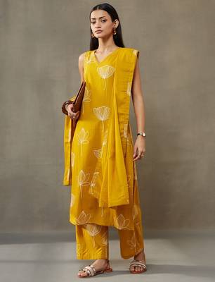 women floral printed cotton structured work kurta with palazzos & dupatta 1