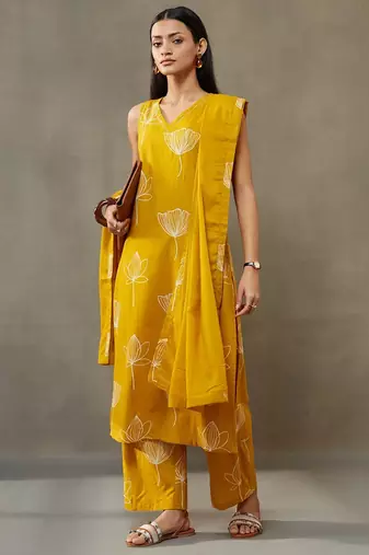 women floral printed cotton structured work kurta with palazzos & dupatta