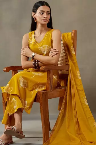 women floral printed cotton structured work kurta with palazzos & dupatta