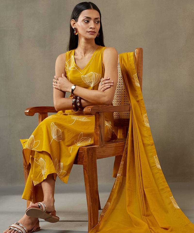 women floral printed cotton structured work kurta with palazzos & dupatta