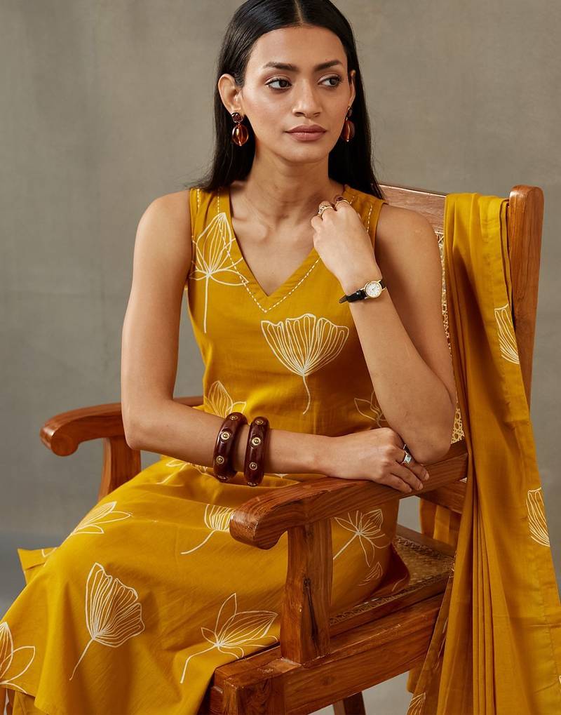women floral printed cotton structured work kurta with palazzos & dupatta