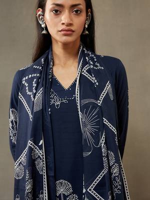 women ethnic motifs printed cotton sleek work smart office kurta with trousers & dupatta 2