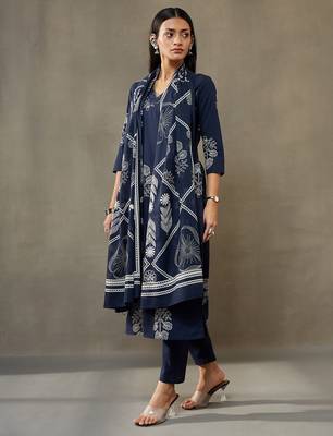 women ethnic motifs printed cotton sleek work smart office kurta with trousers & dupatta 3
