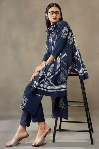 women ethnic motifs printed cotton sleek work smart office kurta with trousers & dupatta