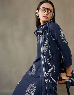 women ethnic motifs printed cotton sleek work smart office kurta with trousers & dupatta 6