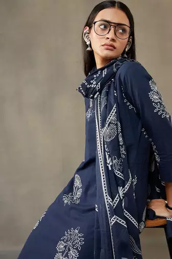 women ethnic motifs printed cotton sleek work smart office kurta with trousers & dupatta