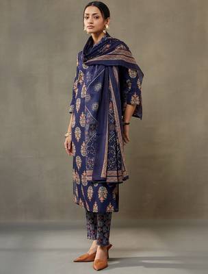 women ethnic motifs printed cotton sleek work smart office kurta with trousers & dupatta 3