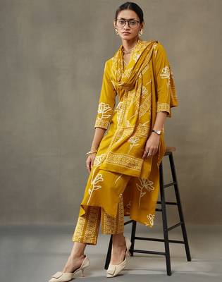 women floral printed cotton sleek work smart office kurta with trousers & dupatta 1