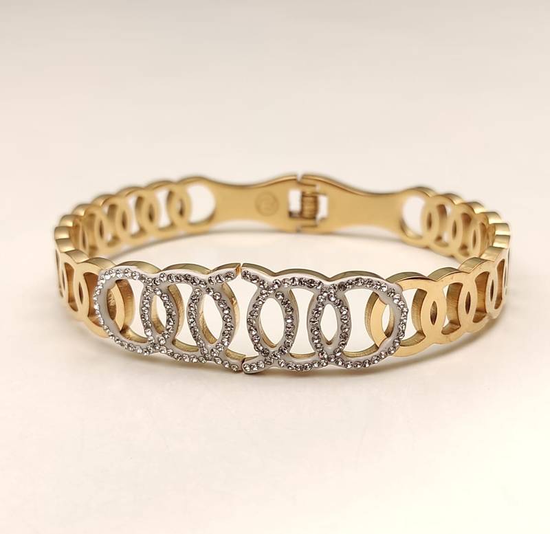 Gold-toned crystal studded circle link kada bracelet