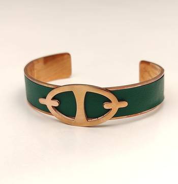 Green leather cuff bracelet with gold-tone anchor motif 4