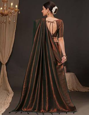 green woven design zari silk blend kanjeevaram saree 3