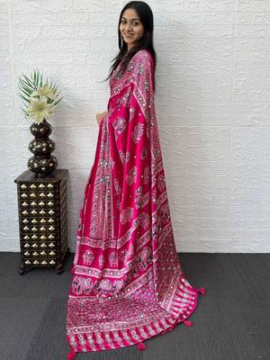 Magenta ajrak block mirror work bandhani saree 2