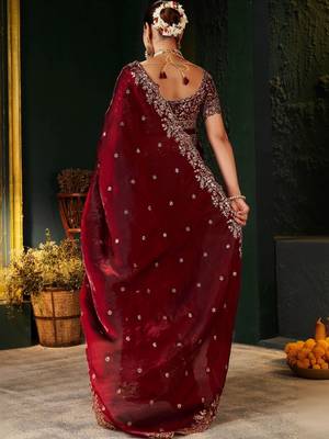 maroon floral embroidered heavy work saree 4