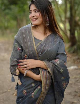 Grey ethnic motifs embroidered tussar saree 3