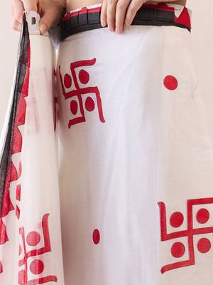 White ethnic motifs ready to wear bagh saree 4