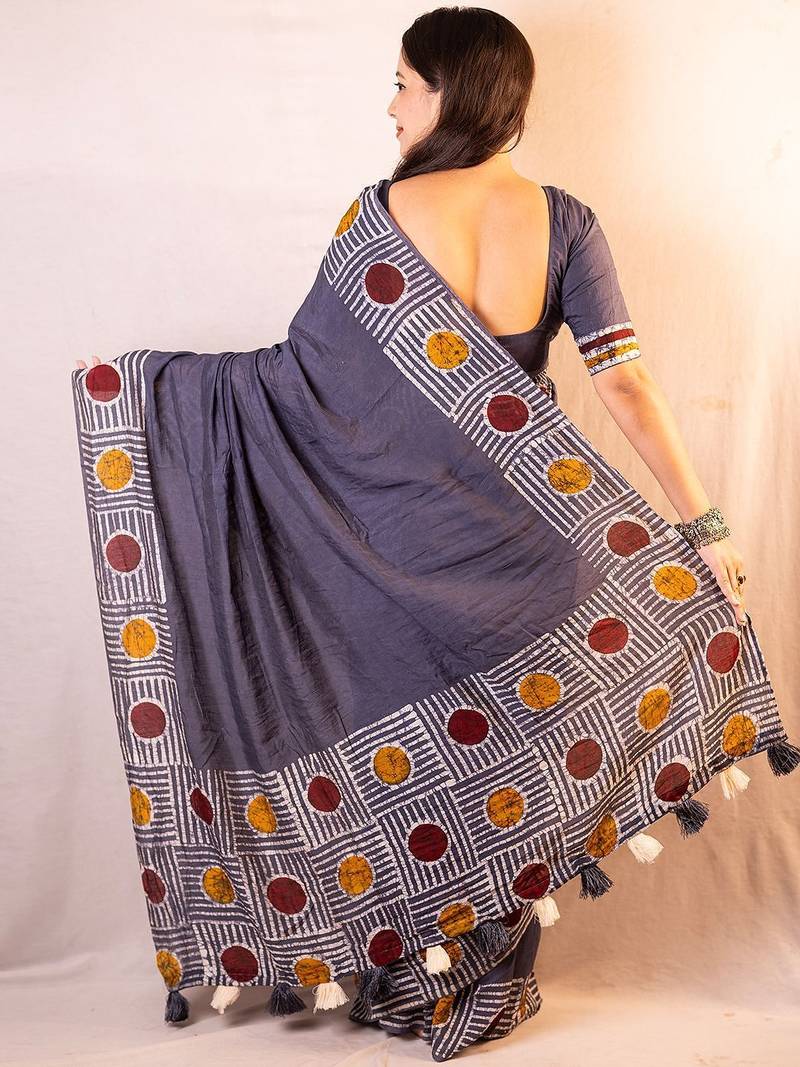grey printed chanderi saree  with unstitched blouse piece