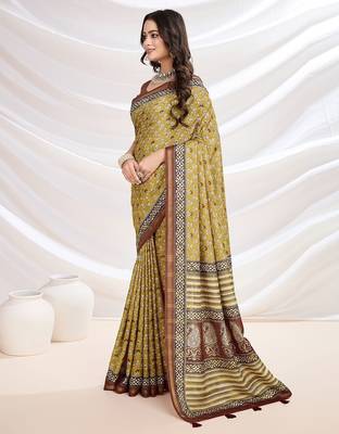 Yellow floral printed saree with blouse piece 2