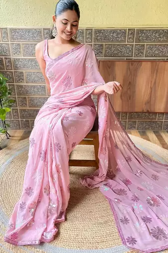 Pink pink & gold-toned embellished sequinned saree