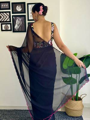 Navy blue embroidered border saree 4